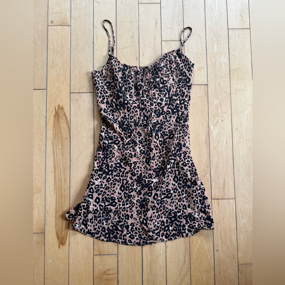 Aritzia Wilfred Leopard Print Bellow Dress sz4 - Picture 4 of 5